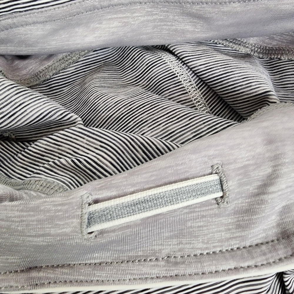 Lululemon Run Fast and Free Ruffle Crop  Wee Are From Space White Combo Size 4 - Picture 13 of 14